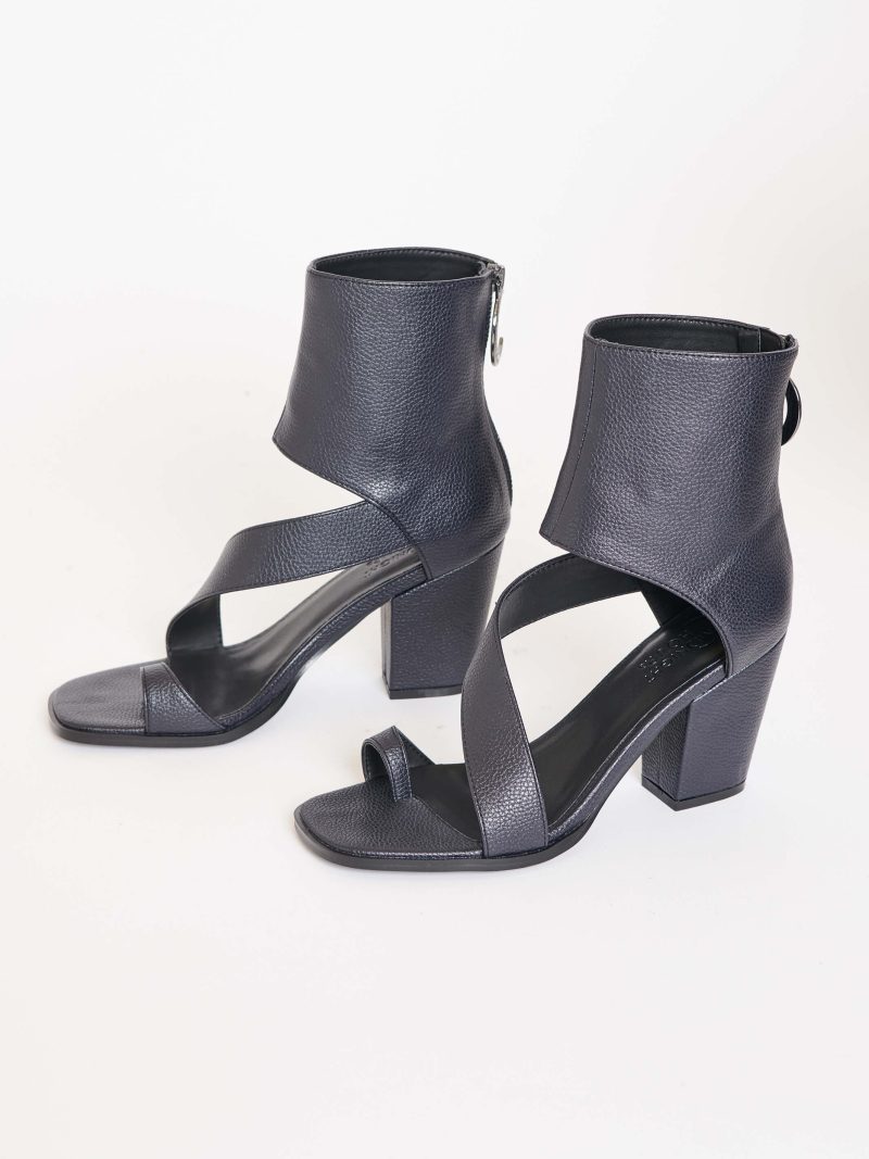 VAMP ANKLE SANDAL 5