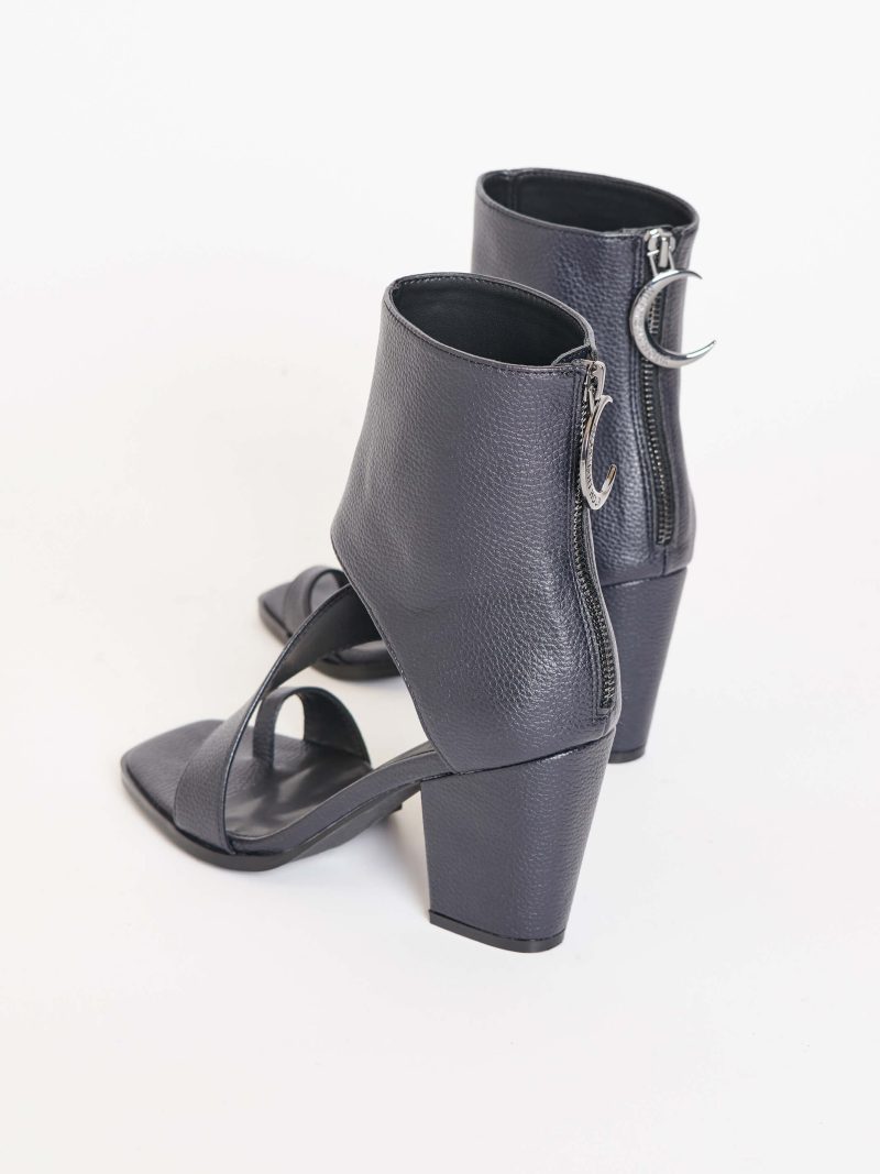 VAMP ANKLE SANDAL 6